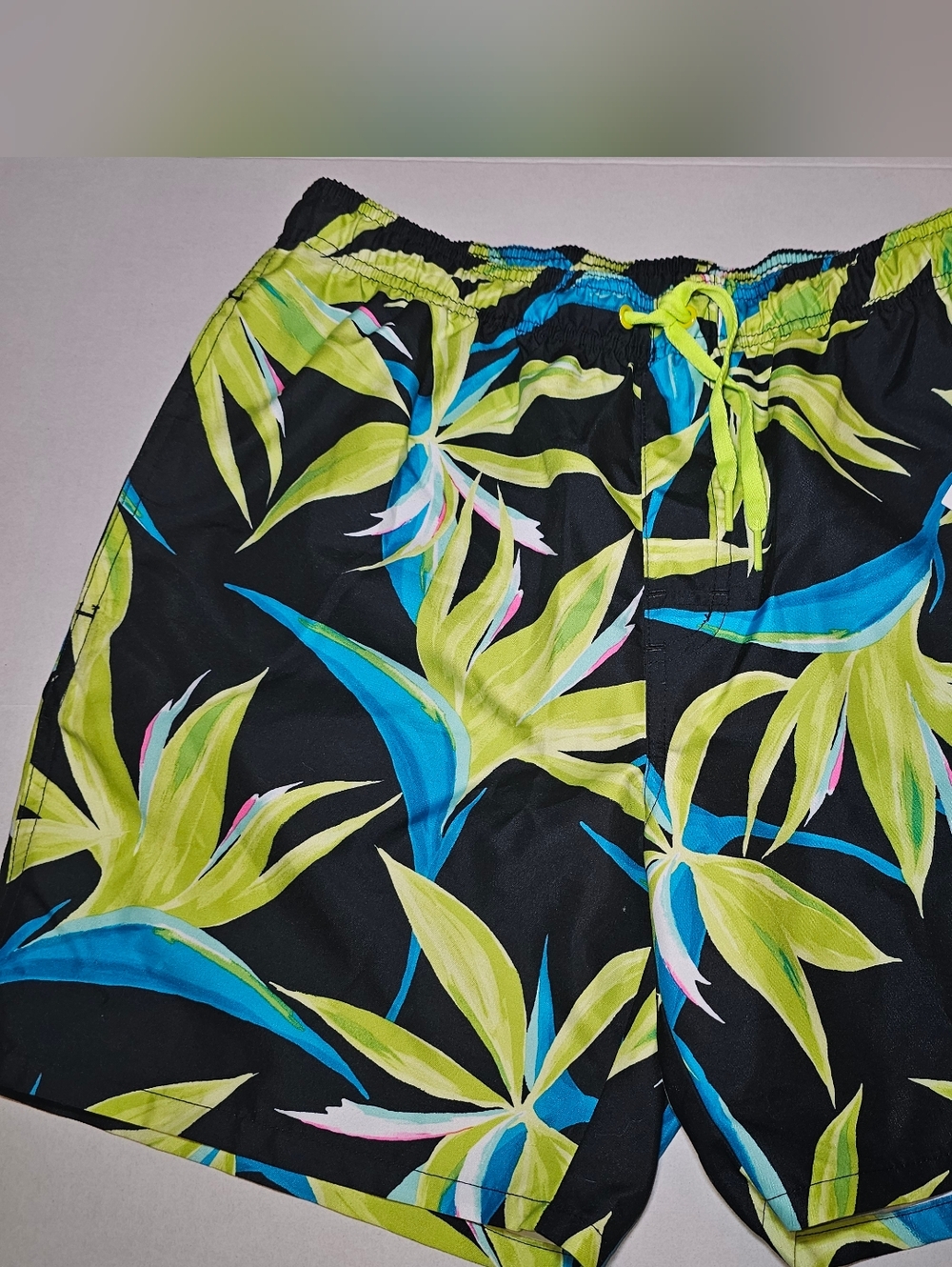 Old Navy Men's Swim Trunks Medium UPF 40 Mesh Lined Beach Surf New
